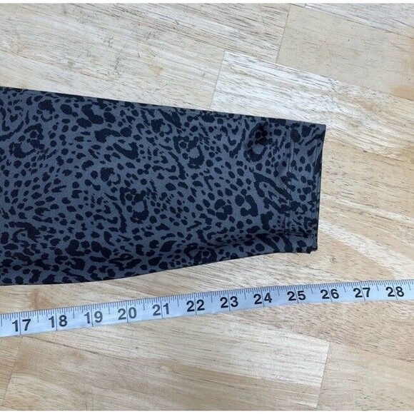Beyond Yoga Caught in the Midi High Rise Legging Gray Animal Print Large Shiny - Picture 9 of 9